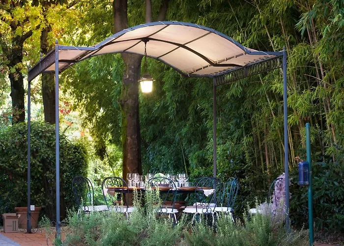 Ines Charme Near Lucca *