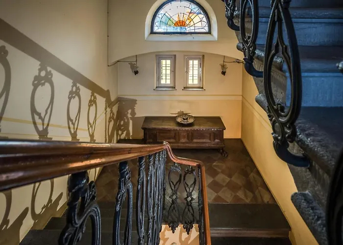 Ines Charme Near Lucca