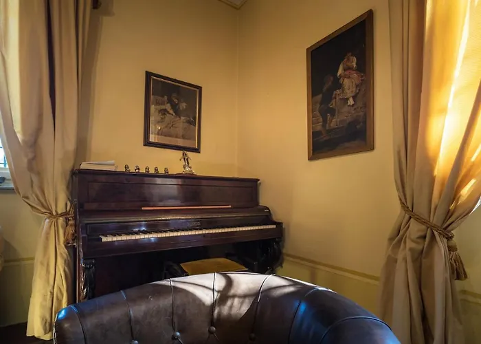 Ines Charme Near Lucca