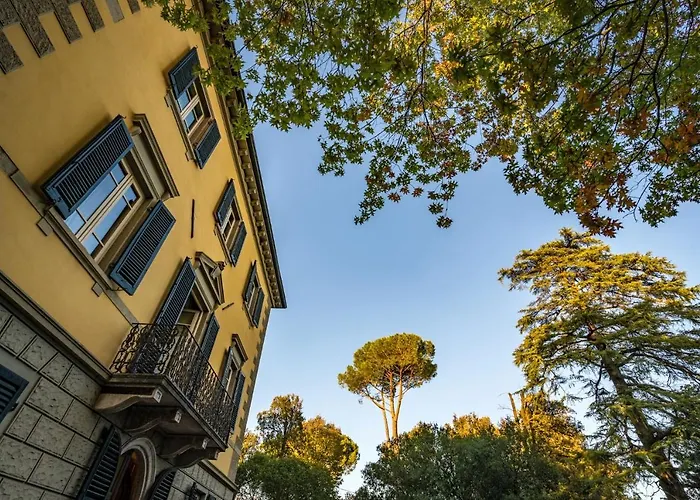 Ines Charme Near Lucca